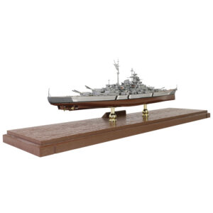 Forces of Valor 861152A 1:700 Battleship Bismarck Full Hull