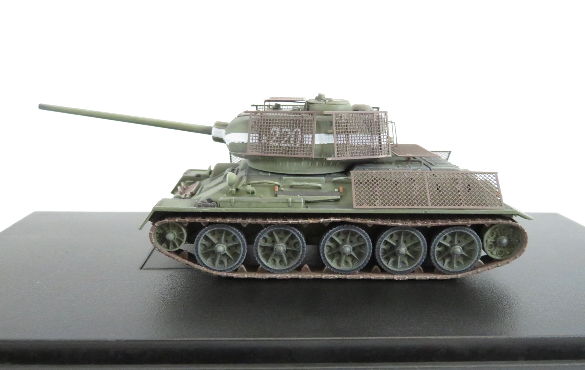 Neo Dragon Armor 63166 1:72 T-34/85 Tank w/ Bedspring Armour